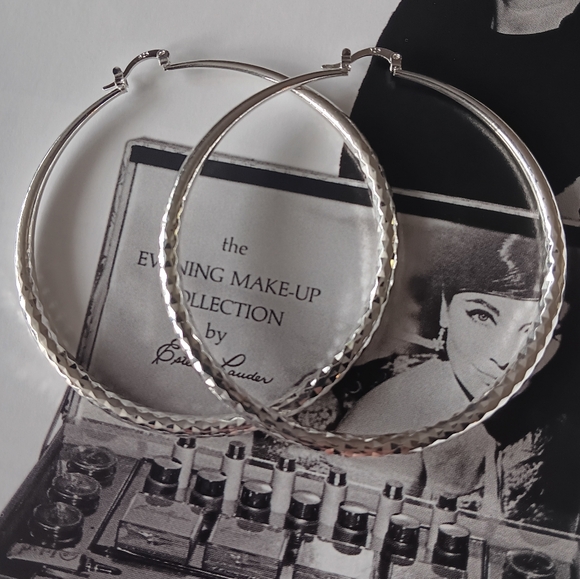 Oversized 3" silver .925 hoop earrings with faceted detail - Picture 1 of 8